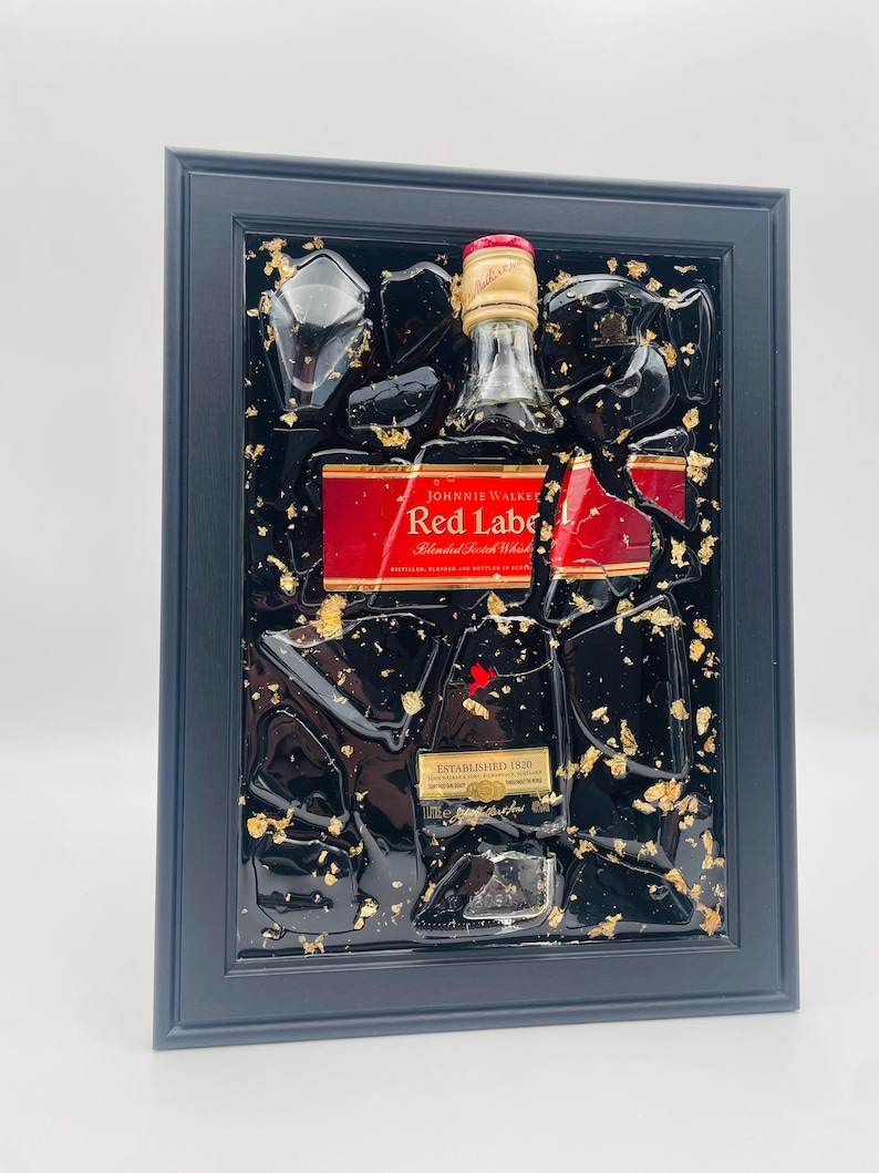 Johnnie Walker Red Label Defekte Flasche Kunst Whisky Epoxidharz Bild 2