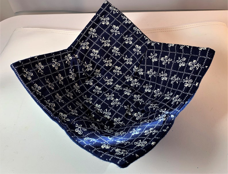 Microwave bowl hot pad Navy blue print