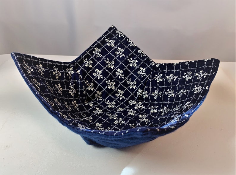 Microwave bowl hot pad Navy blue print