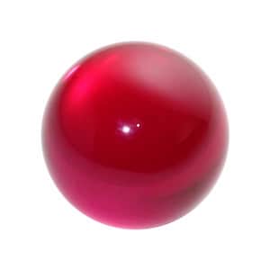 Könnte beinhalten: Eine glänzende, rote Kugel. Die Oberfläche reflektiert das Licht und erzeugt Glanzlichter und Schatten. Das Objekt ist ein perfekter Kreis mit einem glatten, polierten Aussehen. Die Farbe ist ein tiefes, sattes Rot mit leichter Transluzenz.