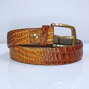 Bruine alligatorleren riem met gouden gesp