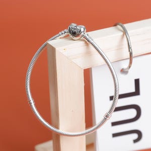 Pandora Moments Herz Verschluss Schlangenkette Armband, S925 Silber Schlangenkette Armband Pandora Charms, Klassisches Verschluss Kettenarmband, Geschenk Sie