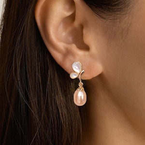 Minimalist Baroque Pearl Stud Earrings,Irregular baroque pearl earrings,Elegant Wedding Earrings,Sterling Silver Pearl Earrings,Gift for Her