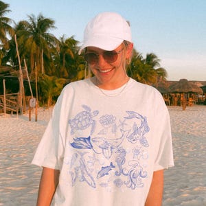 Sea Animal 90s Retro Tshirt, Ocean Nature Shirt, Sealife Ocean Dolphin Shirt, Unisex Adult Tee, Ocean Gifts, Sea Creatures Vintage Shirt