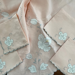 Vintage Pink Tablecloth And Napkins Linen With Flower Embroidery
