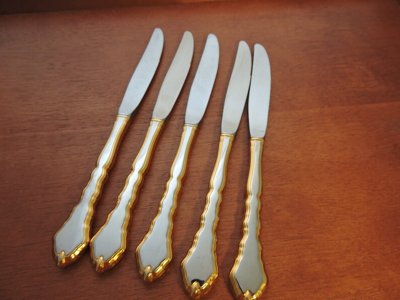 Stainless Royal Chippendale Knives Gold Accent On Edge Community Oneida 1987