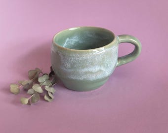 Ceramic mug with green and white gradient, small handmade mug, round ceramic coffee mug, handcrafted tea mug, unique pottery mug