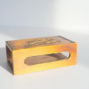 Vintage Wooden Matchbox Holder – Rustic Animal Design – Natural Wood Fireplace Decor – Retro Match Storage Box