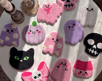 Halloween Mug Rug, Pink Spooky Punch Needle Coaster, Cute Ghost Coaster, Spooky Home Decor, Handmade Halloween Gift, Pastel Fall Decor