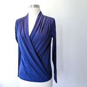 Gola alta de bambu, blusa envolvente de manga comprida, camiseta envolvente de gola V, gola alta de manga comprida, blusa de algodão orgânico, roupa ecológica, camiseta drapeada, blusa de amamentação, ioga