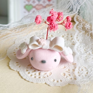 Mini Polymer Clay Bunny Bud Vase , Desk Ornament , Cute Clay Desk Friends , Kawaii Home Decor , Animal Sculpture , Handmade Collectible