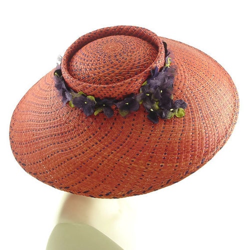 Brown Cloche Hat: Vintage Style Felt Hat With Velvet Flowers  display picture 3