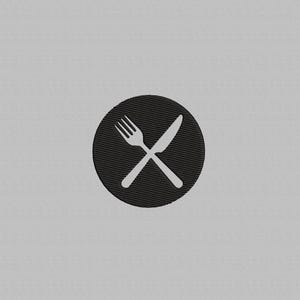 Puede incluir: Un tenedor y un cuchillo blancos cruzados dentro de un círculo negro. El círculo está centrado en un fondo gris claro. La imagen es un diseño simple y minimalista.