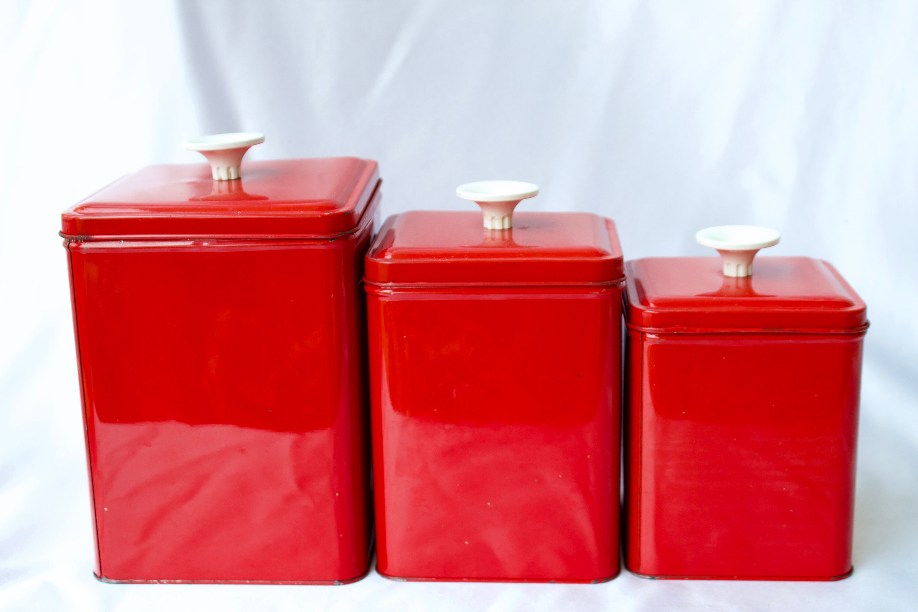 Vintage Botes de lata Roja / Regalo para Vivero / Cajas de | Etsy