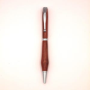 Houtgedraaide pen