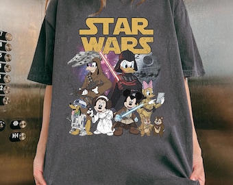 Camiseta retro de Disney Star Wars, camiseta retro de Mickey y sus amigos Jedi, atuendo para vacaciones familiares, camiseta con gráficos de dibujos animados de ciencia ficción, regalo para fans de Disney.