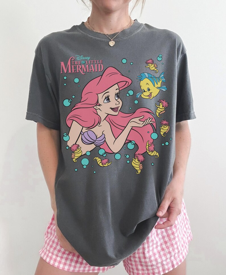 Retro The Little Mermaid Ariel Princess & Flounder Bubble Poster Disney T-Shirt, Gift For Her, Ariel Princess Tee, WDW Disneyland Girl Trip. bild 5