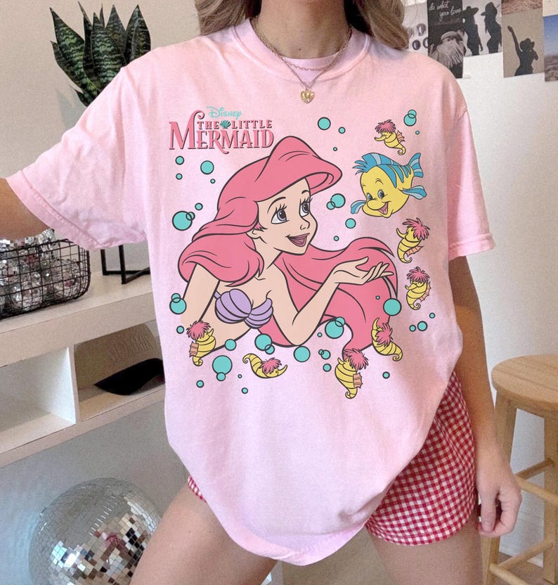 Retro The Little Mermaid Ariel Princess & Flounder Bubble Poster Disney T-Shirt, Gift For Her, Ariel Princess Tee, WDW Disneyland Girl Trip. bild 3