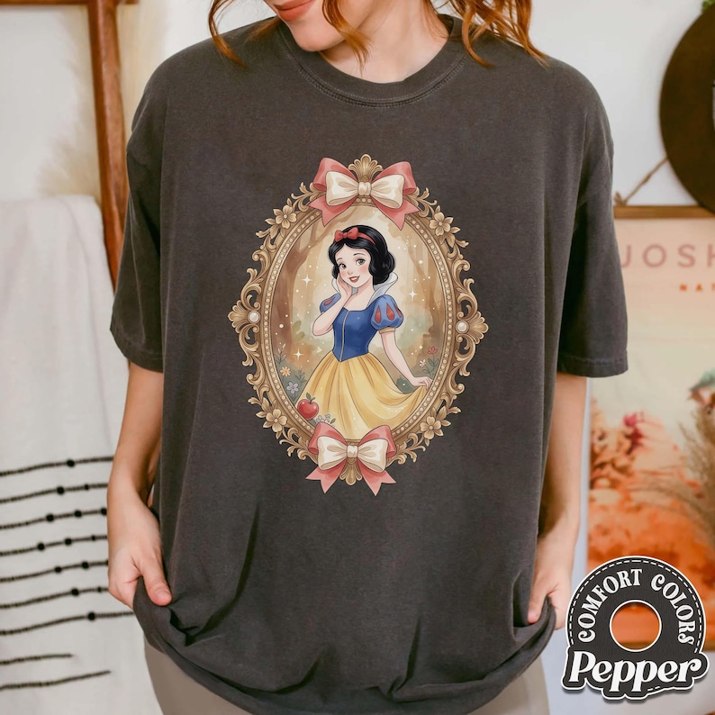 Vintage Coquette Bows Disney Princess Shirt, Cinderella Snow White Ariel Belle Rapunzel Jasmine Anna Tee, Disney Girl Trip Shirt, WDW Shirt. Bild 5