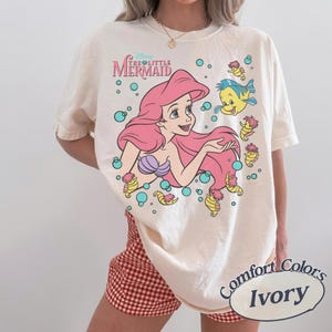 Retro The Little Mermaid Ariel Princess & Flounder Bubble Poster Disney T-Shirt, Gift For Her, Ariel Princess Tee, WDW Disneyland Girl Trip. bild 1