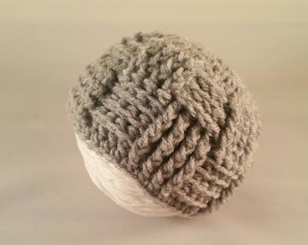 Gorro de bebé tejido tipo cesta en gris jaspeado: accesorio fotográfico para recién nacidos