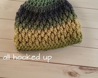 Gorro de crochet para recién nacido: accesorio fotográfico con degradado de color texturizado