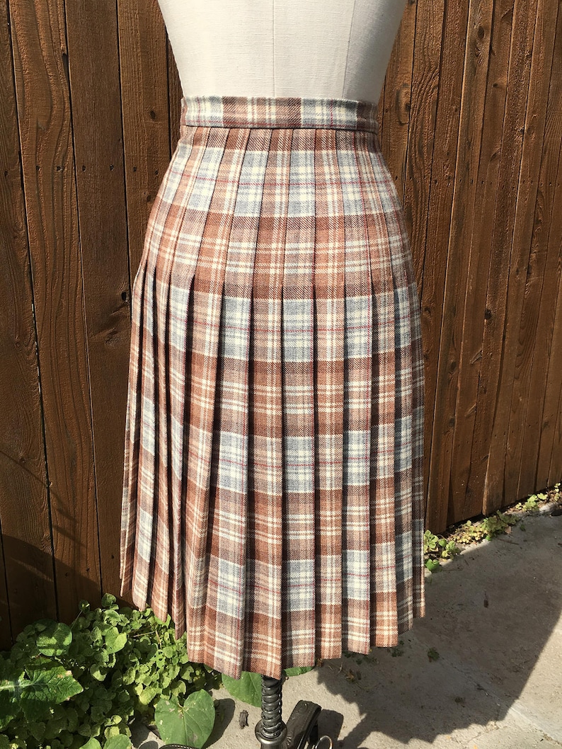Pure New Wool The Edinburgh Woollen Mill 70s Vintage Plaid Pleated Skirt