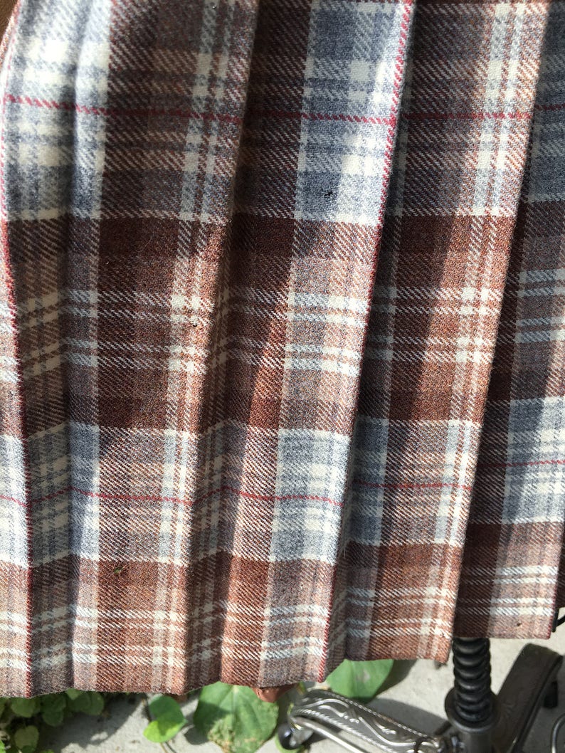 Pure New Wool The Edinburgh Woollen Mill 70s Vintage Plaid Pleated Skirt