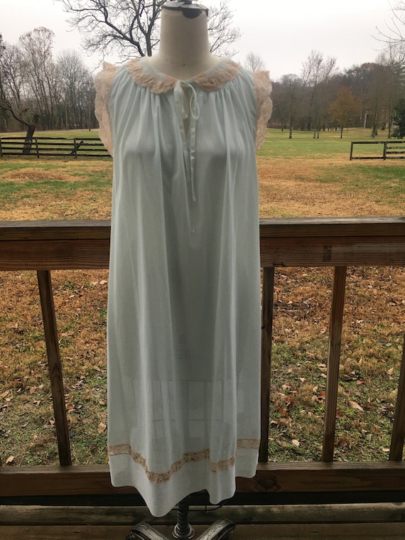 1950s vintage Artemis peignoir set. Baby blue. Ny… - image 1