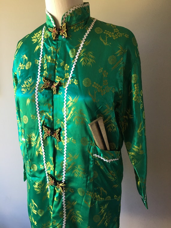 1960s vintage Asian inspired robe. Vibrant green … - image 2