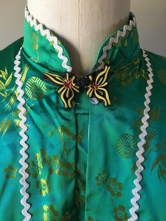 1960s vintage Asian inspired robe. Vibrant green … - image 5