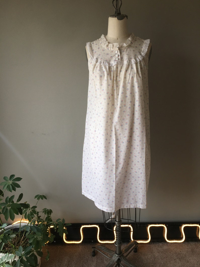 1960s vintage Merville nightgown. Floral printed seersucker. | Etsy