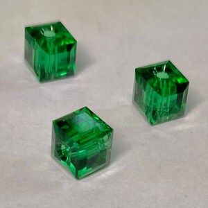 Crystal Passions beads CUBE style 5601 Crystal Beads Majestic Green - Available in 4mm, 6mm