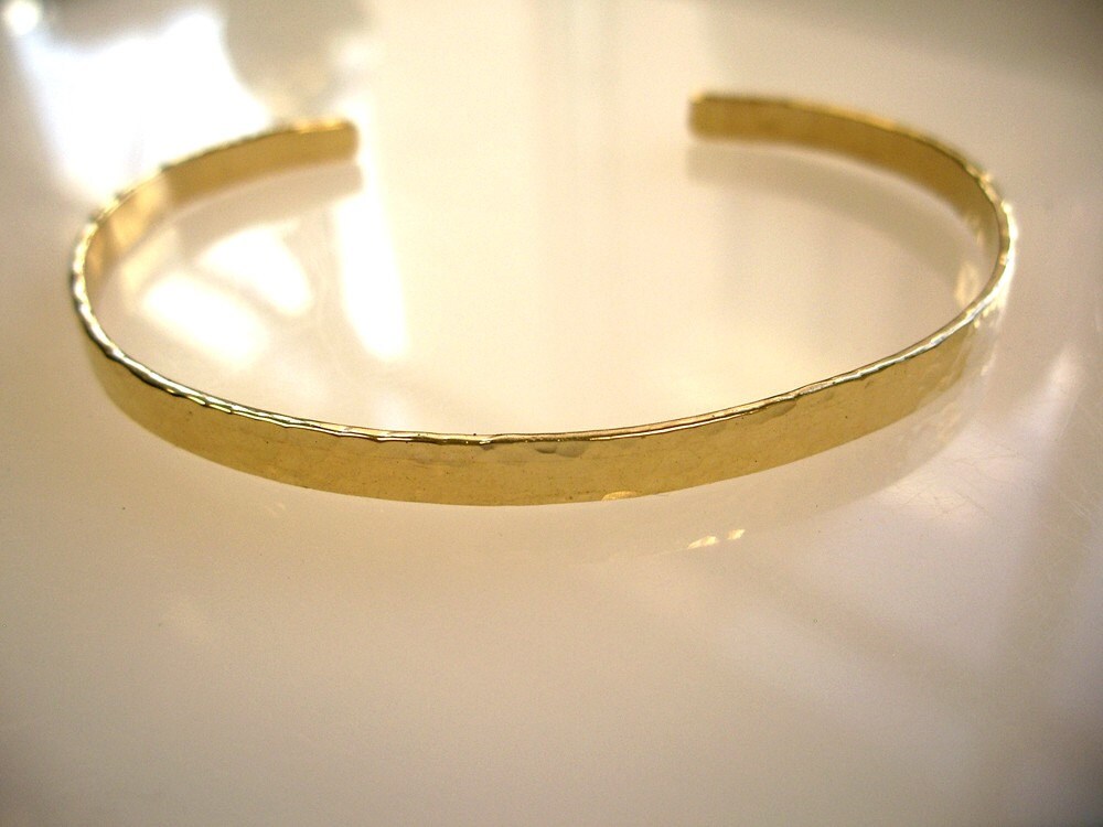 Hammered Finish Cuff Bracelet Hand Forged in Solid 14K Gold - Etsy