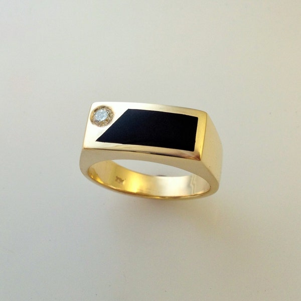 Black Onyx and Diamond Men's Ring in 14k Yellow Gold