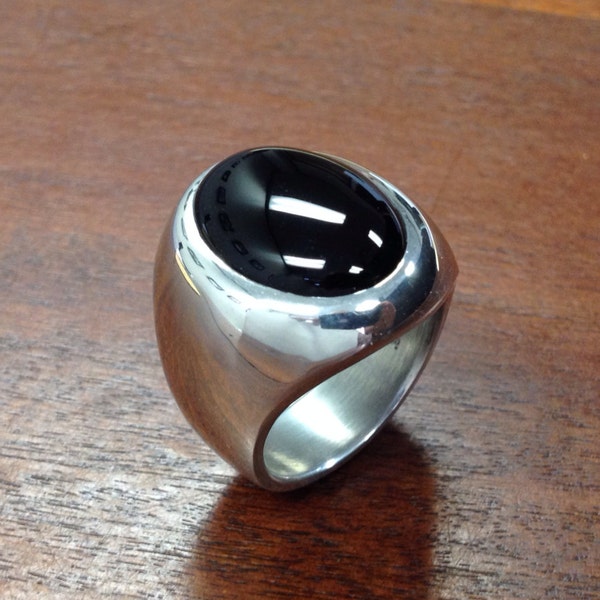 Mens Heavy 18x13mm Oval Black Onyx Ring in Sterling Silver