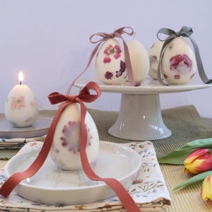Pasqualina - set of 2 Handmade Botanical Egg Candles – Elegant Easter Decor & Home Fragrance