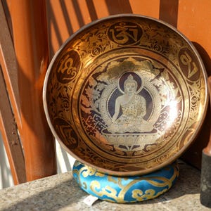 Handmade Tibetan Singing Bowl with Buddha and Manta Carved – 9 inches Healing Sound Bowl for Meditation, Yoga and Chakra Balancing