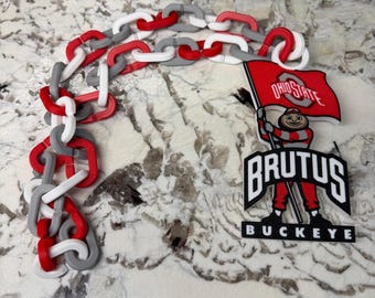 Brutus Buckeye-inspirerat Hype-kedjahalsband | 3D-tryckt maskothänge | Utrustning för Ohio State Football Fans | Matchdagskedja | Scharlakansrött och grått