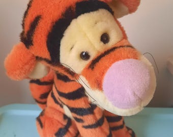 ティガー ~ くまのプーさんキャラクター 11 インチ ぬいぐるみ