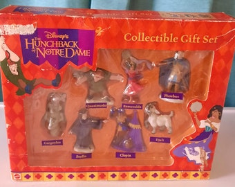 Vintage Hunchback of Notre Dame Collectible Gift Set Figures in Box Disney Mattel 1996