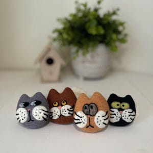 Handmade Felted Cat Pin Set: Unique Wool Brooch, Backpack Accessory
