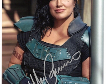 Foto firmada en persona por Gina Carano - THE MANDALORIAN