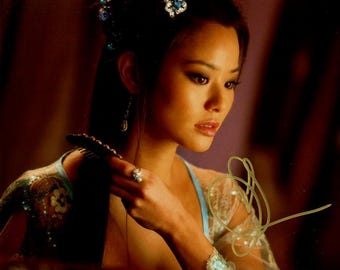 Jamie Chung In Person Signed Photo - THE GIFTED