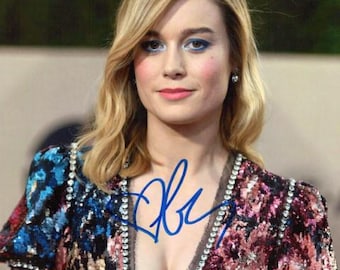 ブリー・ラーソン直筆サイン入りキャプテン・マーベル 8x10 写真