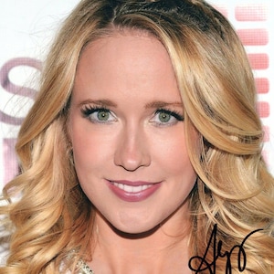 Anna Camp In Person Signed Photo -