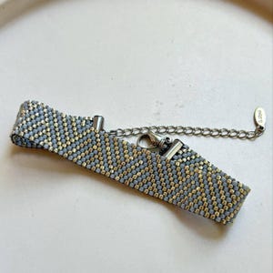Grått guld Miyuki pärlarmband, geometriskt fröpärlarmband, handgjorda smycken, minimalistiskt armband, justerbart, 14 mm (0,6 tum)