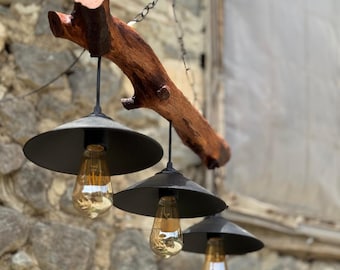 Lampadario rustico con rami di legno, lampada a sospensione con lampadina Edison, fatto a mano