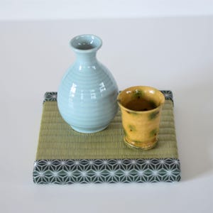 Handmade Japanese Tatami Mat: Green Asanoha Display Base