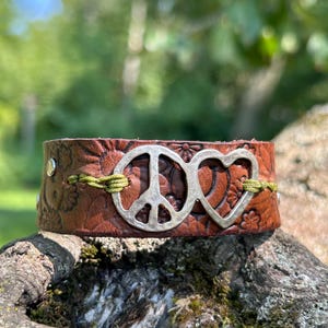 Peace & Love Leather Bracelet: Retro Hippie Bohemian Jewelry